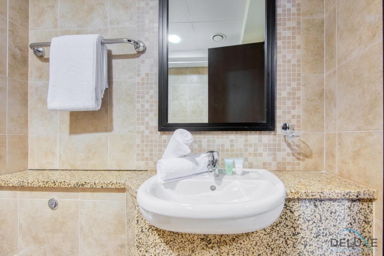 Unbeatable Rate Stylish 1Br With Balcony Near Metro By Deluxe Holiday Homes Dubai Exterior foto